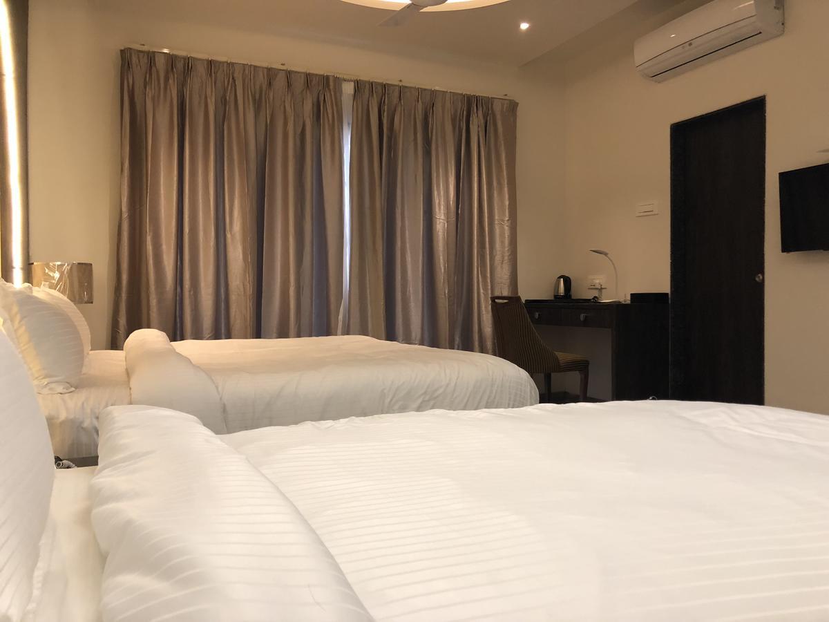 Hotel Sharanam Shegaon エクステリア 写真